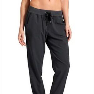 Athletea Feather Weight Black city jogger sz 4